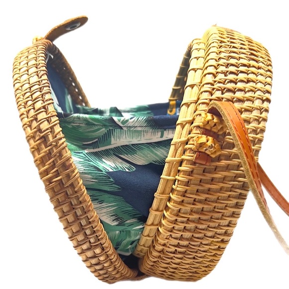 🆕 New Handwoven Balinese Rattan Round Bag - Picture 4 of 5